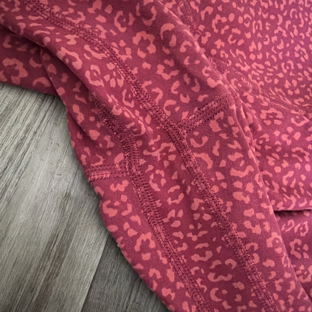 Lululemon Align Legging Pant 23" Leopard Daisy Desert Red Magenta Smoke Size 6 - Picture 5 of 6